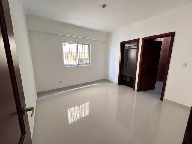 apartamentos - Apartamento en alquiler Bella Vista #24-1930 tres dormitorios, 305 baños. 4