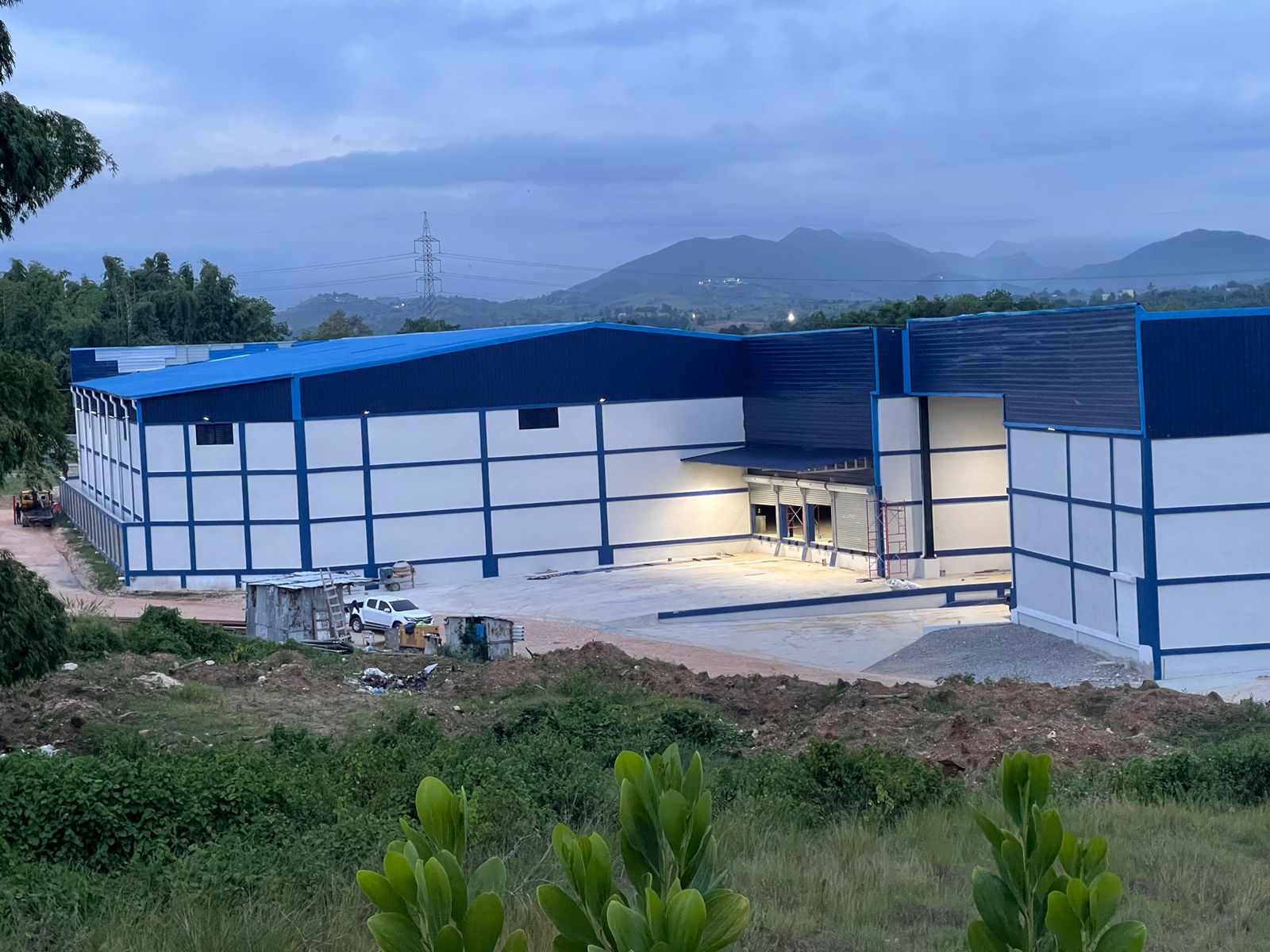 oficinas y locales comerciales - AlquiloNave  3,000 mts prox  merca Santo domingo   2