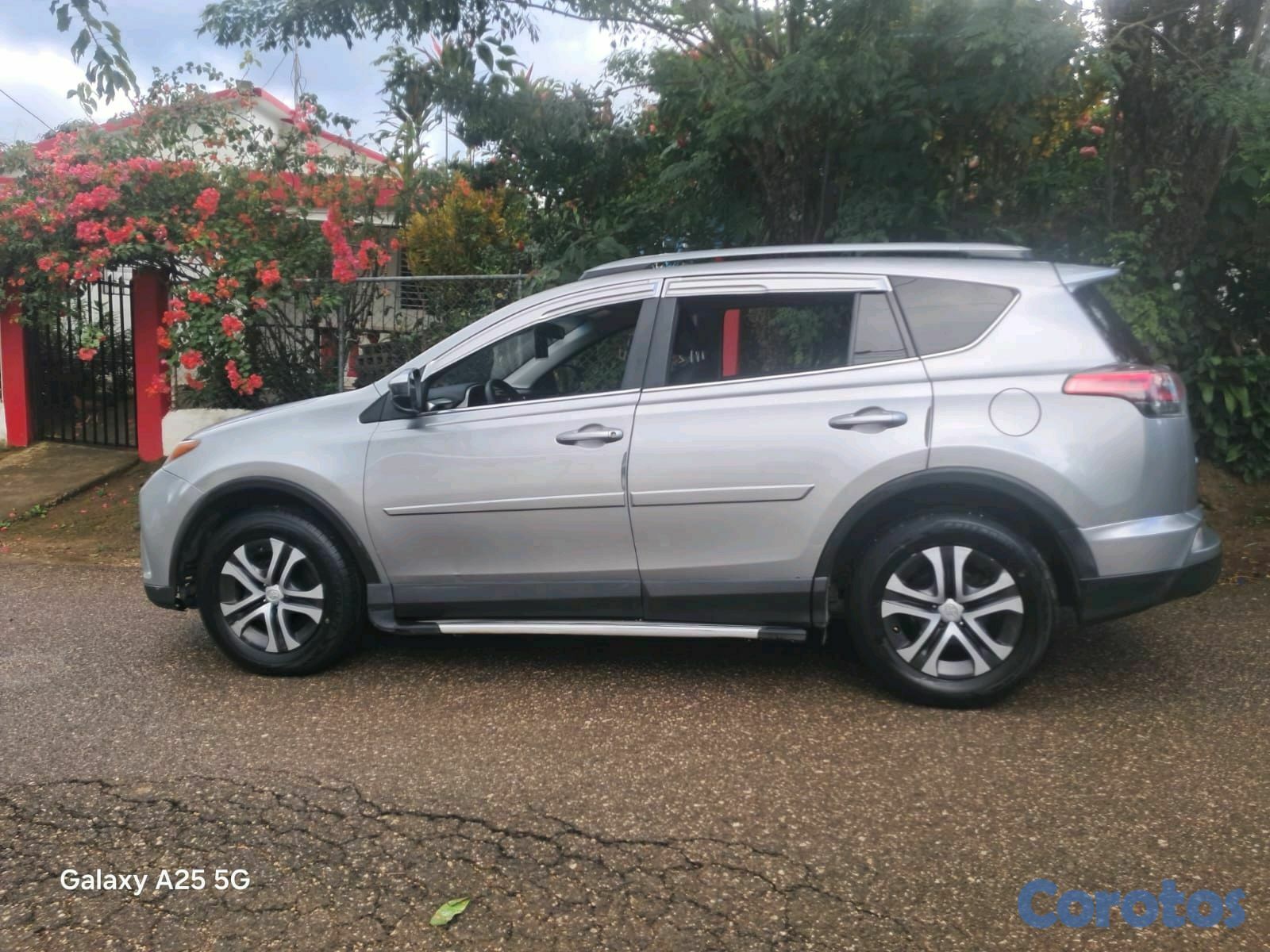 jeepetas y camionetas - Toyota rav4 2018 3