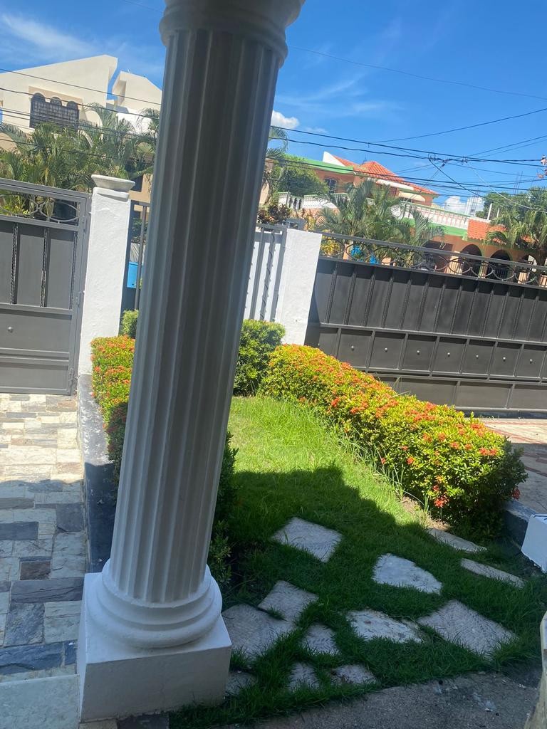 casas - Casa de 2 Niveles en Venta ubicada en La Zurza  4