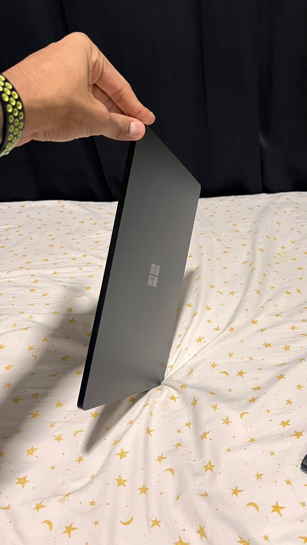 computadoras y laptops - Laptop Surface 4 13,5" Touchscreen i7 11th Gen, 16GBRAM, 256GB SSD. 4