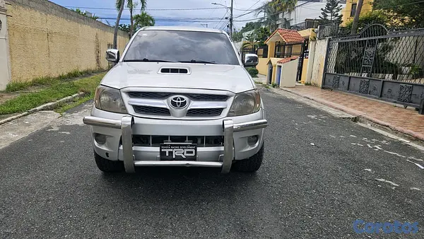jeepetas y camionetas - Toyota hilux 4x4 9