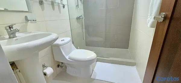 apartamentos - ALQUILÓ 1er piso amueblado cerro hermoso a 2 minutos de unión medica 3