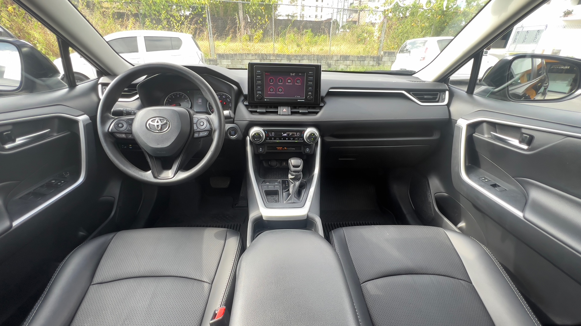 jeepetas y camionetas - Toyota RAV4 XLE 2021 / Clean Car Fax 4
