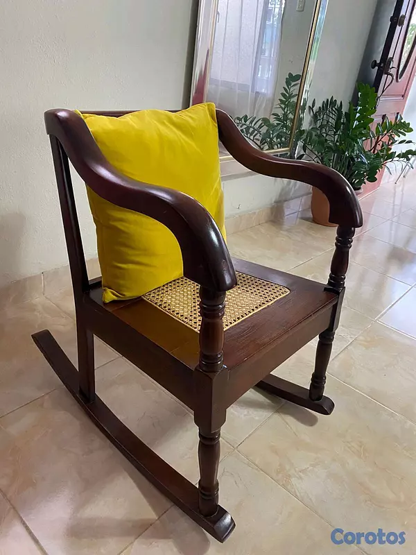 muebles y colchones - MECEDORA DE CAOBA  2