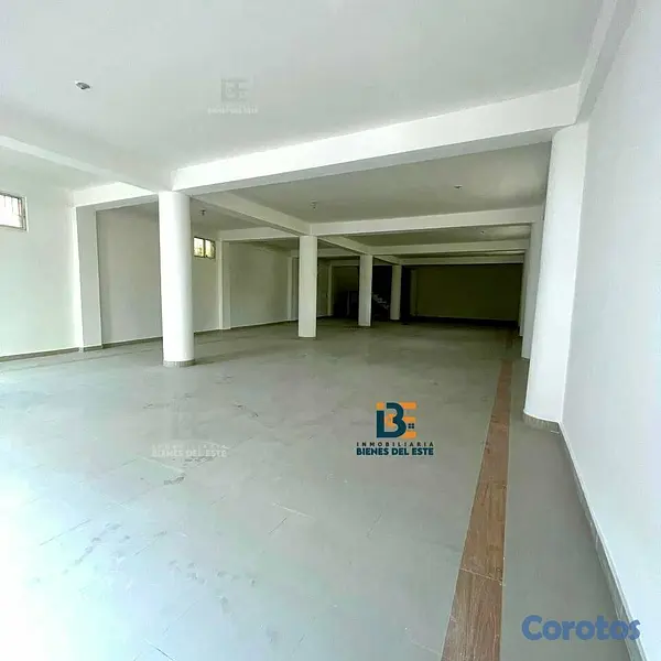 oficinas y locales comerciales - DE VENTA Amplio LOCAL COMERCIAL de Dos Niveles 📍EN 3
