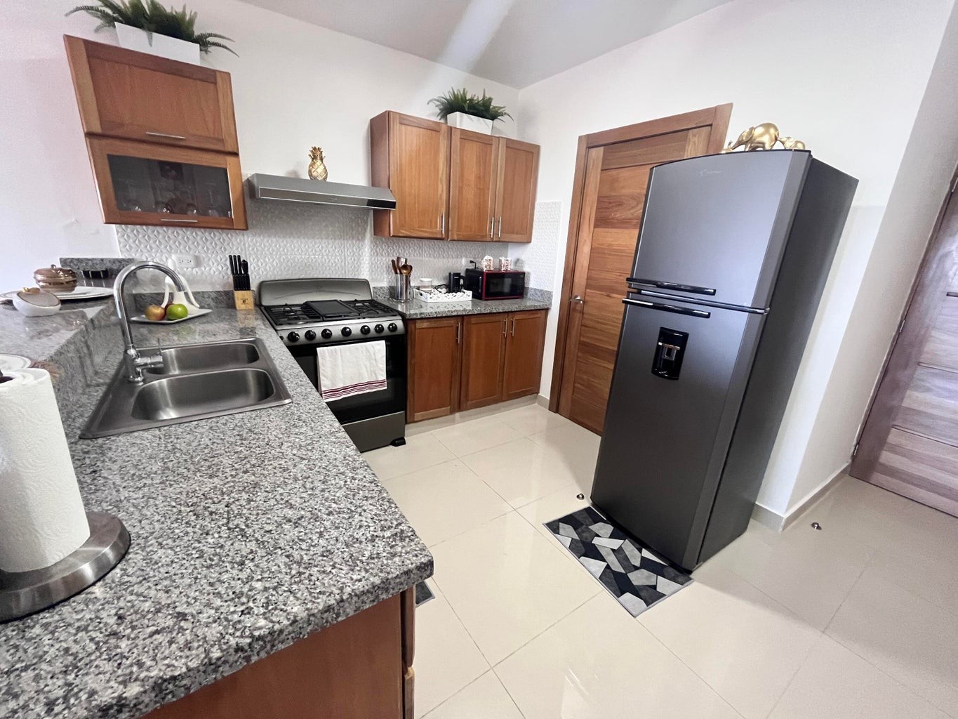 apartamentos - Precioso apartamento totalmente amueblado de 3 habitaciones mas servicio. 4