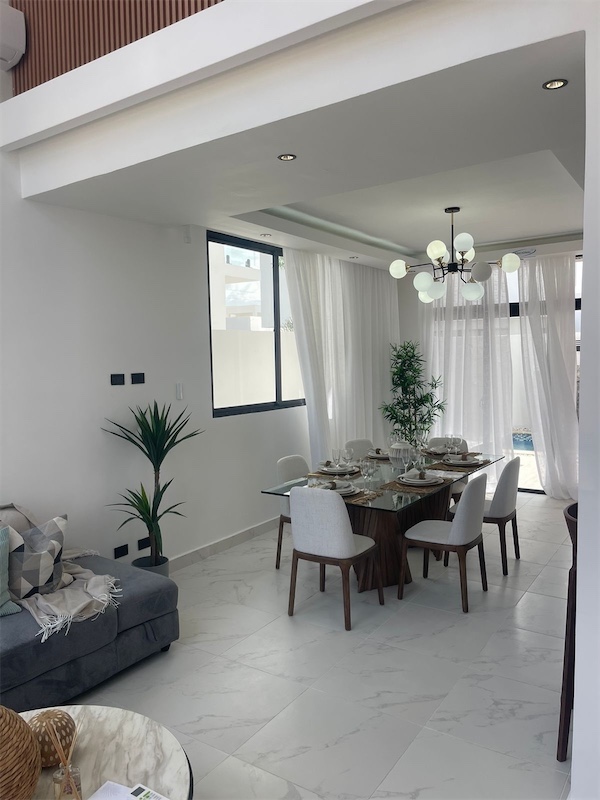 casas vacacionales y villas - Venta de Villa con piscina en Bavaro punta cana zona turística  3
