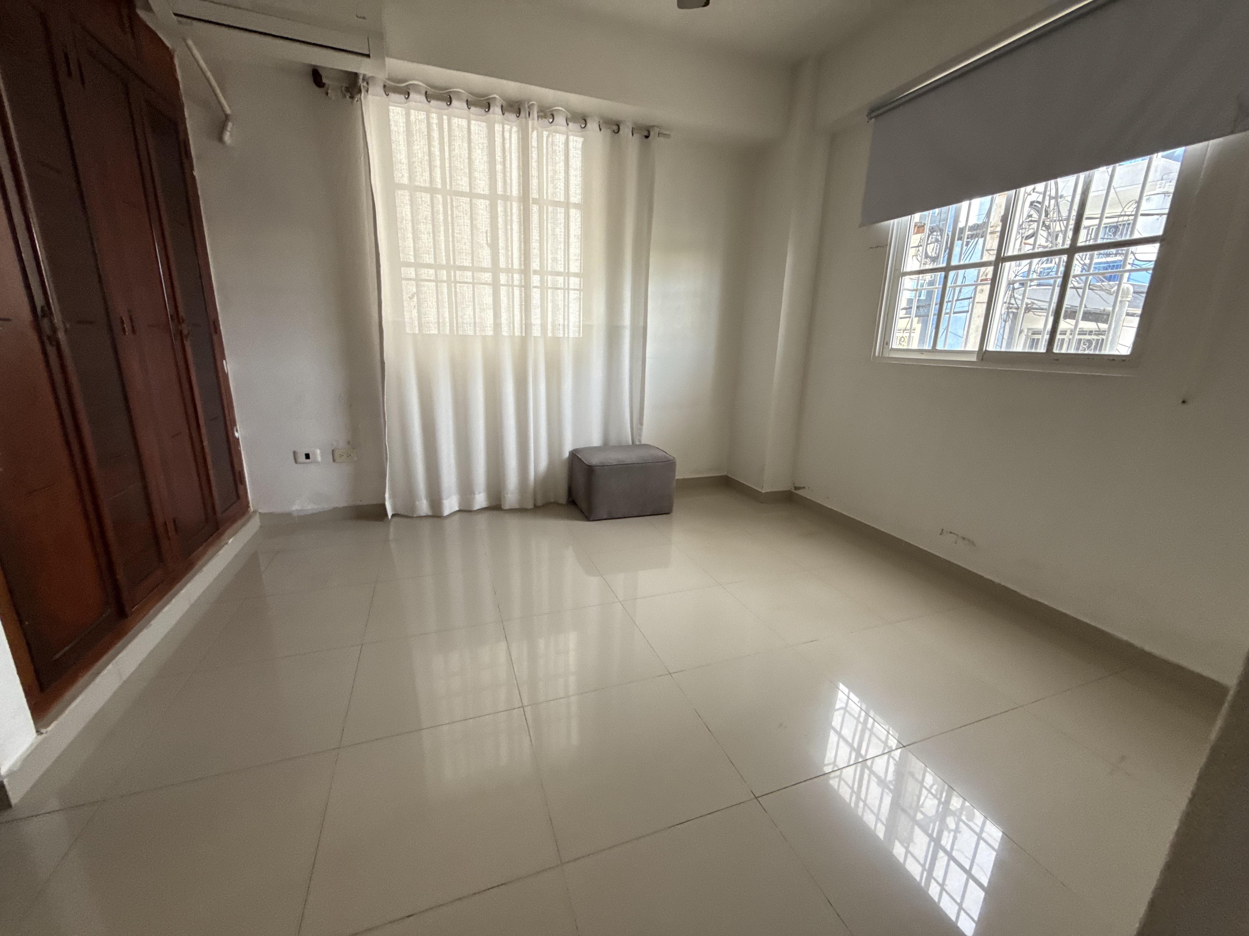 apartamentos - Se vende amplio y acogedor apartamento en Urbaniza 9