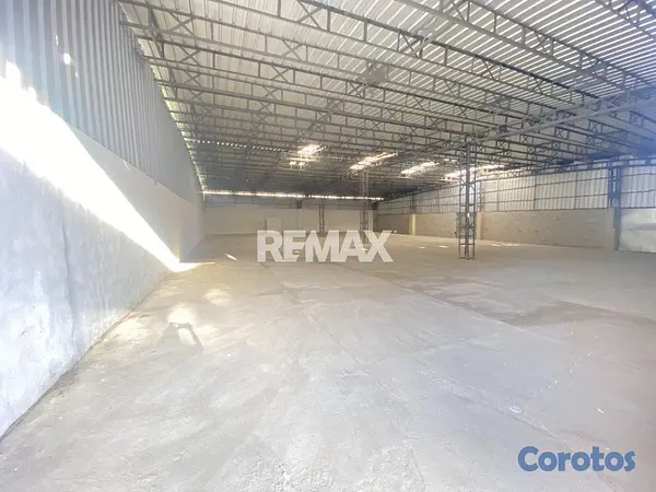 oficinas y locales comerciales - Nave industrial de 900mt2 en alquiler en Los Giras 10