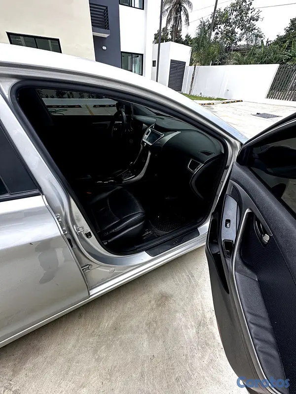 carros - HYUNDAI AVANTE 2014 7