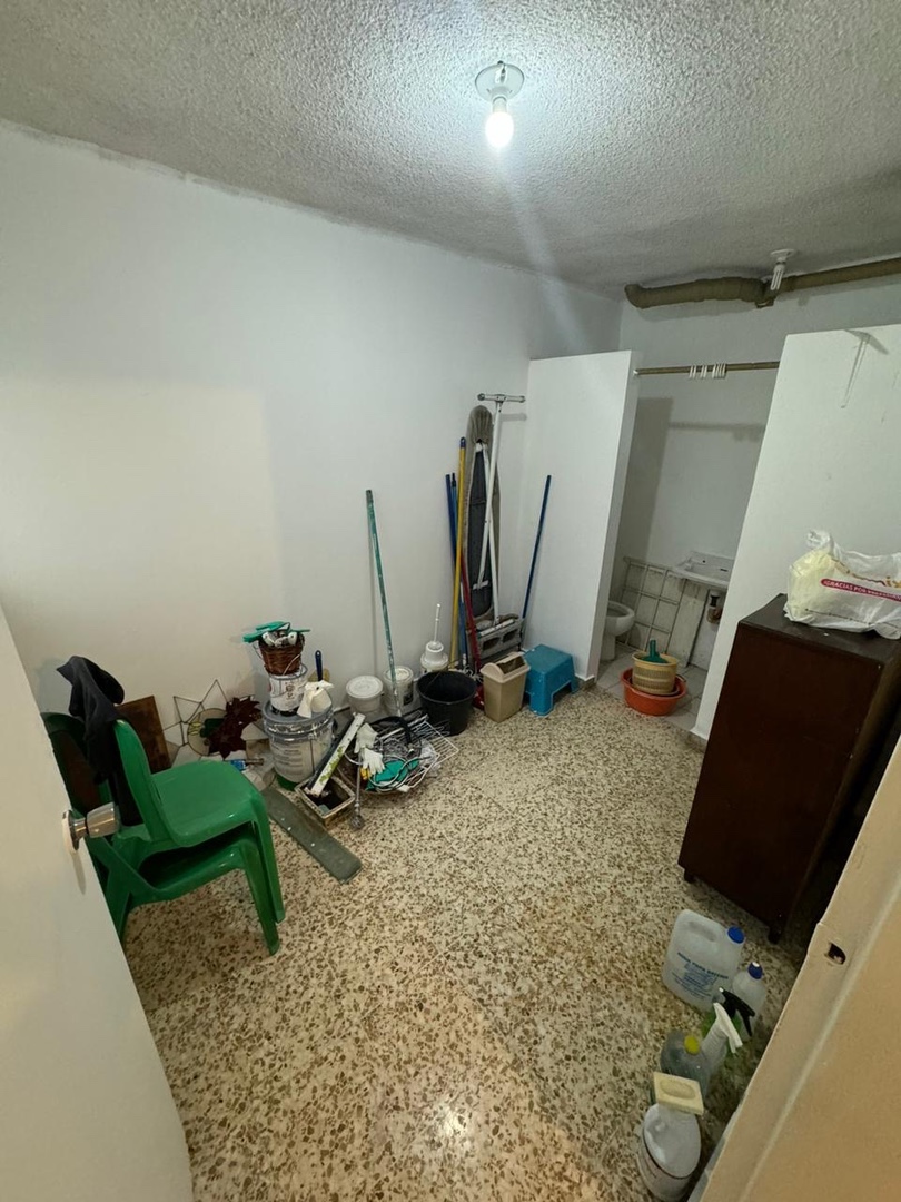 apartamentos - Alquiló piantini segundo nivel dos hab baño parqueo balcón servicio  10