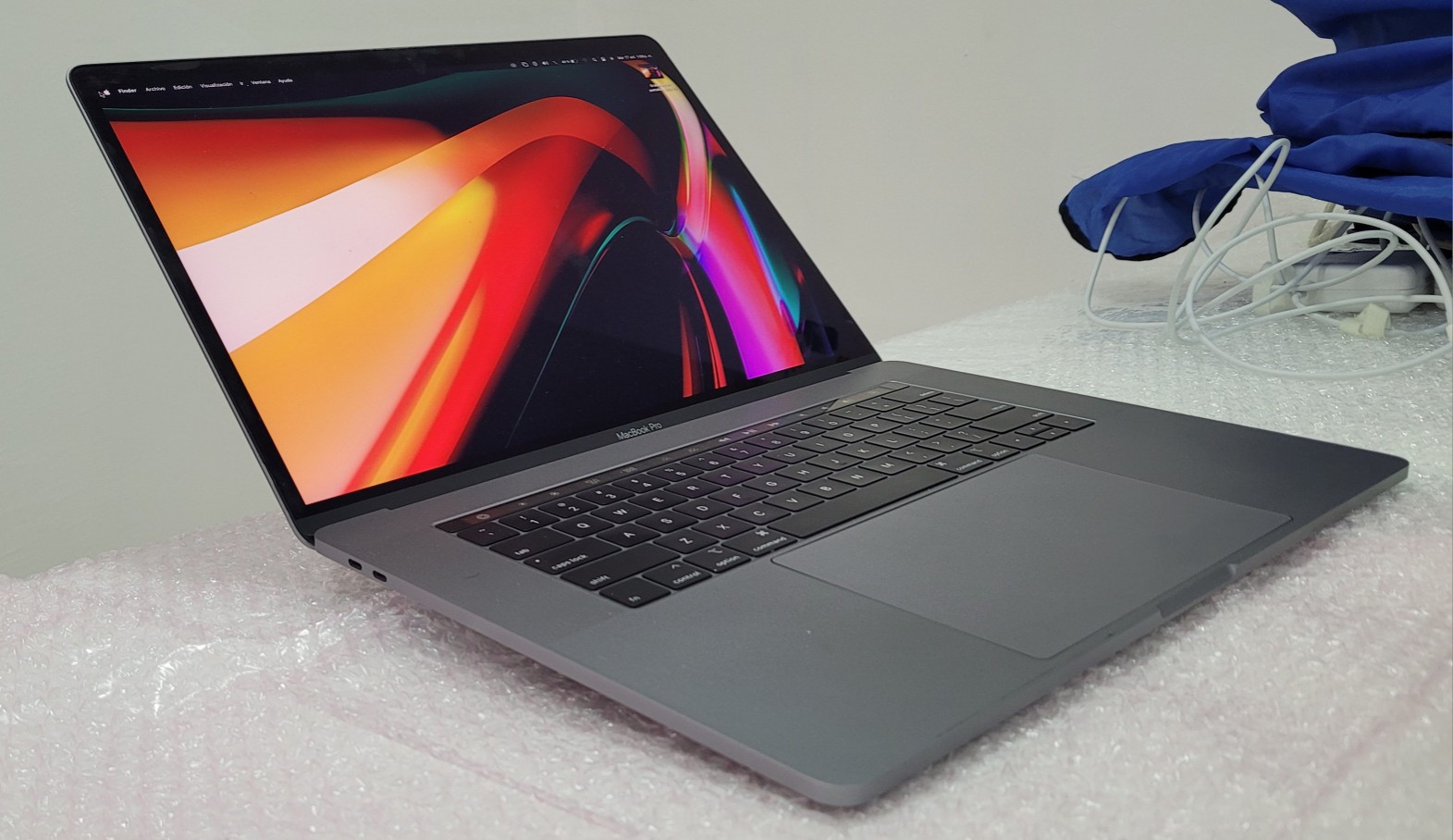 computadoras y laptops - Macbook Pro A1990 15 Intel i7 Ram 32gb SSD 1TB AÑO 2018 2