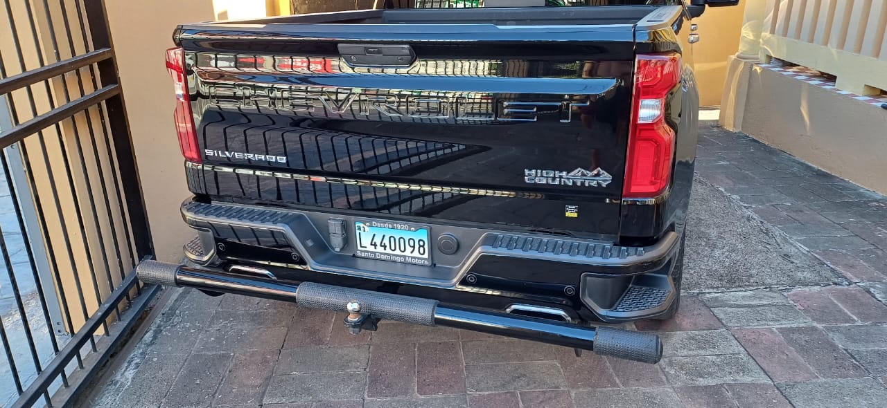 jeepetas y camionetas - CAMIONETA  4X4 HIGH COUNTRY CHEVROLET