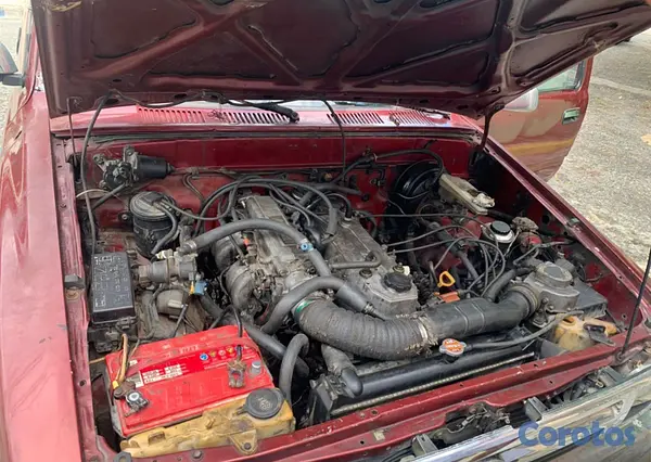 jeepetas y camionetas - Toyota hilux 1992 negociable  3
