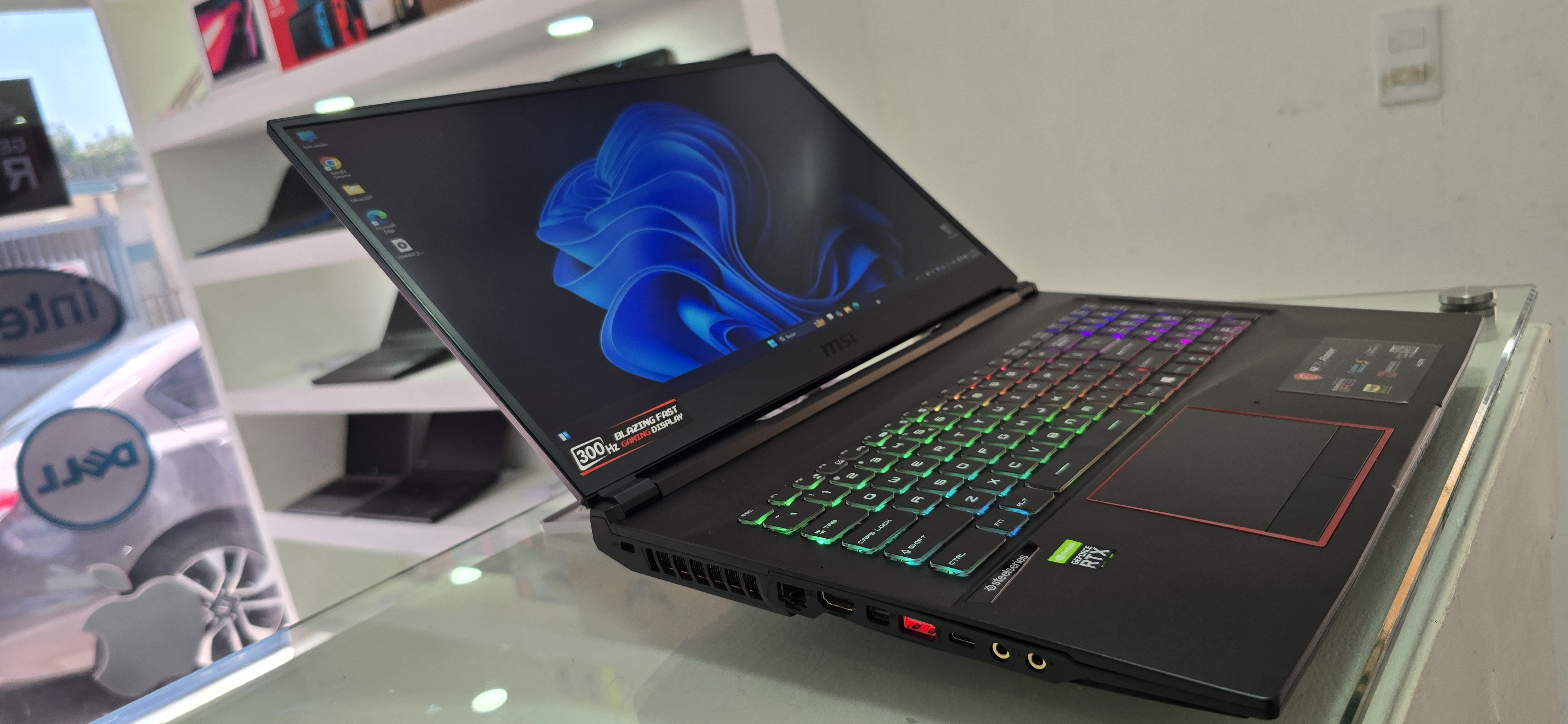 computadoras y laptops - msi Gamer 17.3 Pulg Core i7 2.8ghz Ram 24gb Disco 1tb ssd Nvidea Rtx 2060 6gb  2
