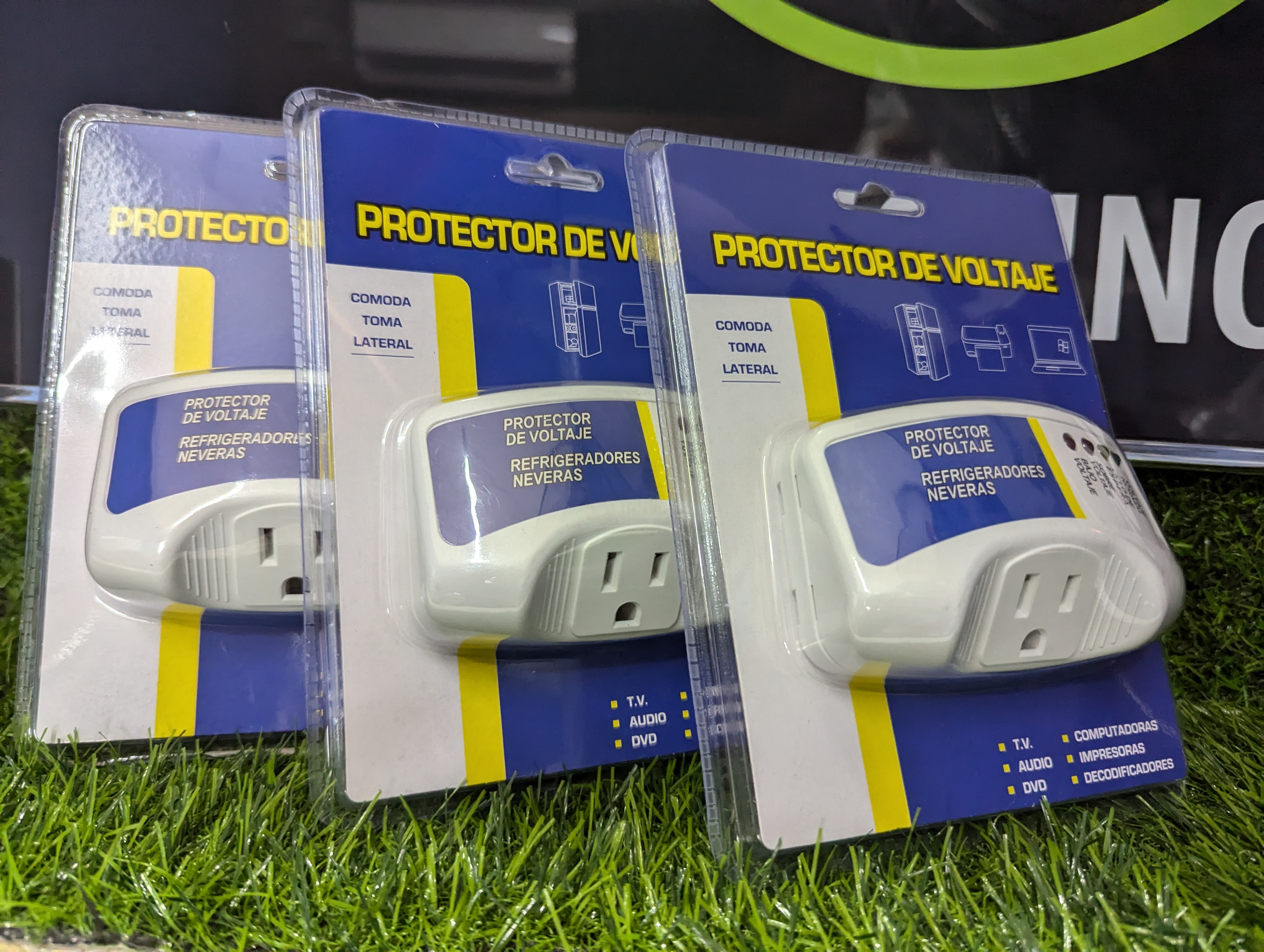 otros electronicos - protector de voltajes  2