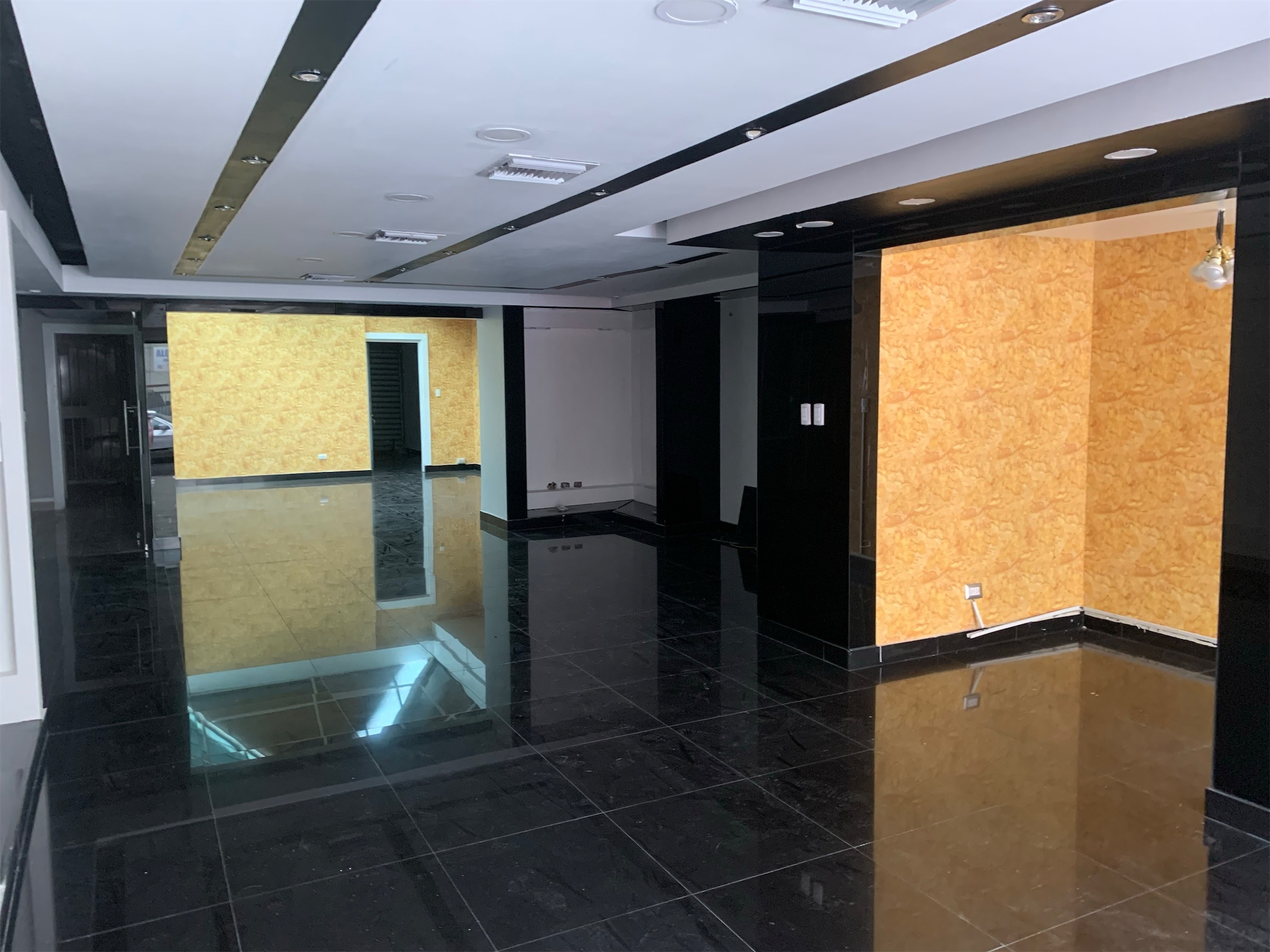 oficinas y locales comerciales - De oportunidad local en Piantini  154m 2