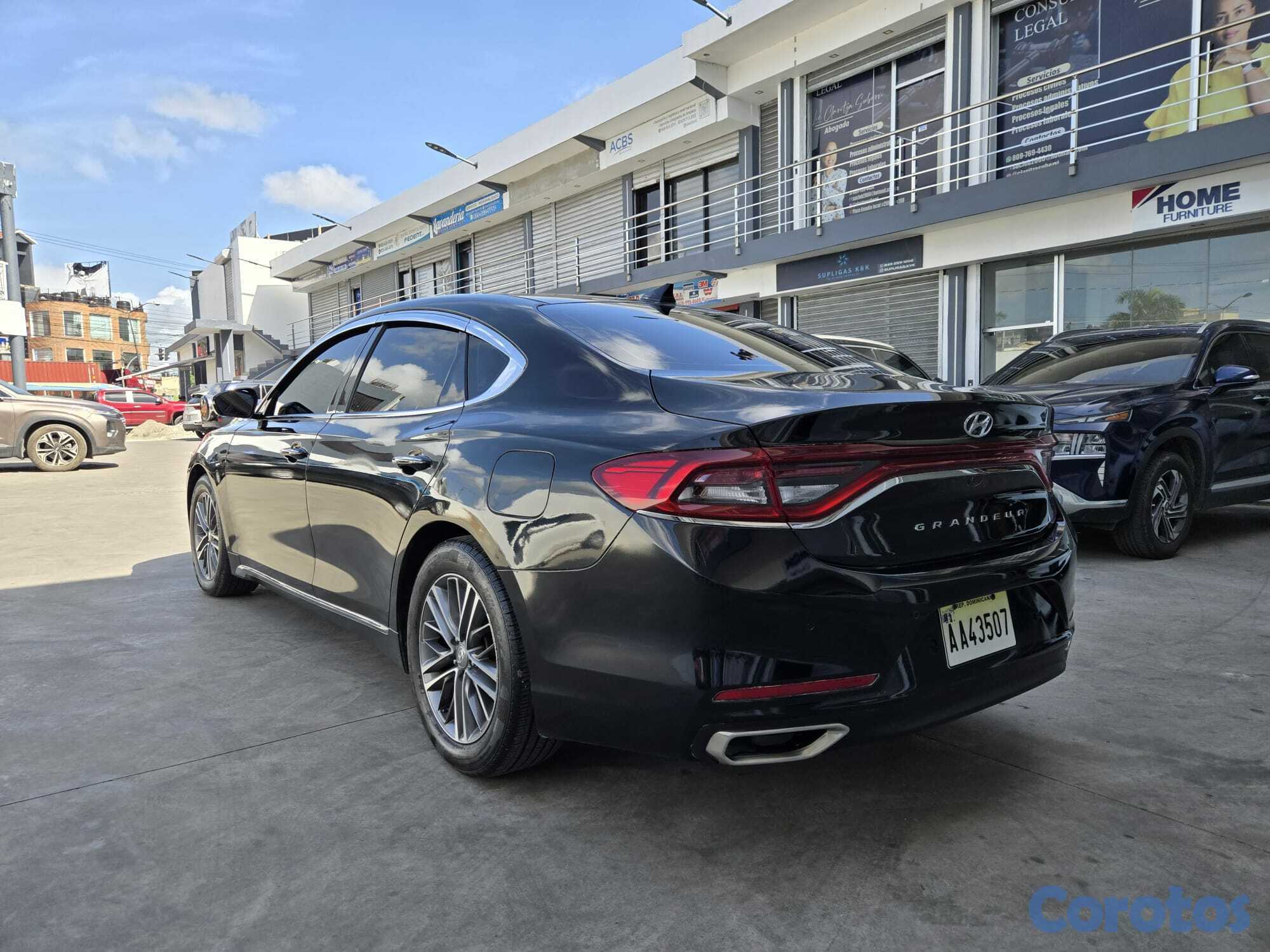 carros - HYUNDAI GRANDEUR 2018 NEGRO 5