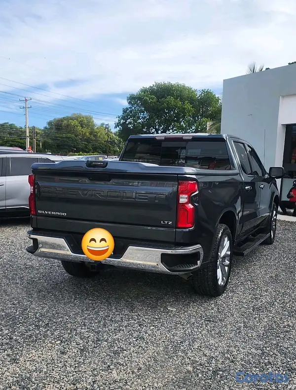 jeepetas y camionetas - CHEVROLET SILVERADO DURAMAX DIESEL 2020 3