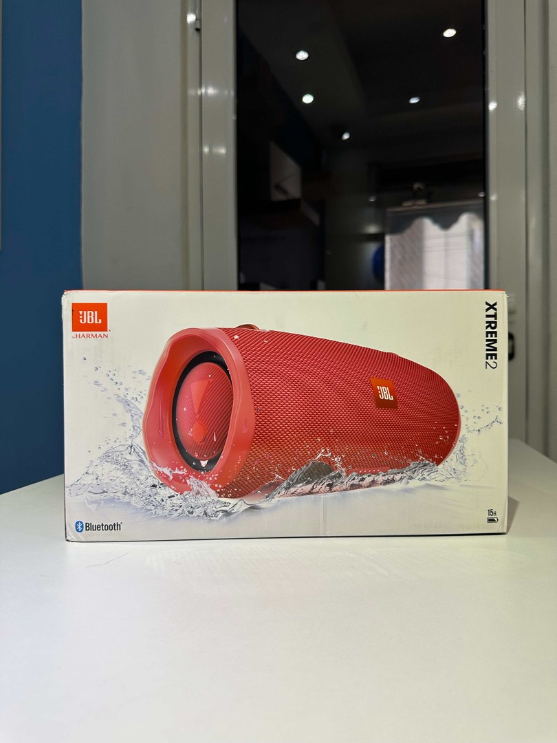 camaras y audio - Vendo Bocinas JBL Charge 5 Red Nuevas en su Caja, 100% Originales, RD$ 8,800 NEG