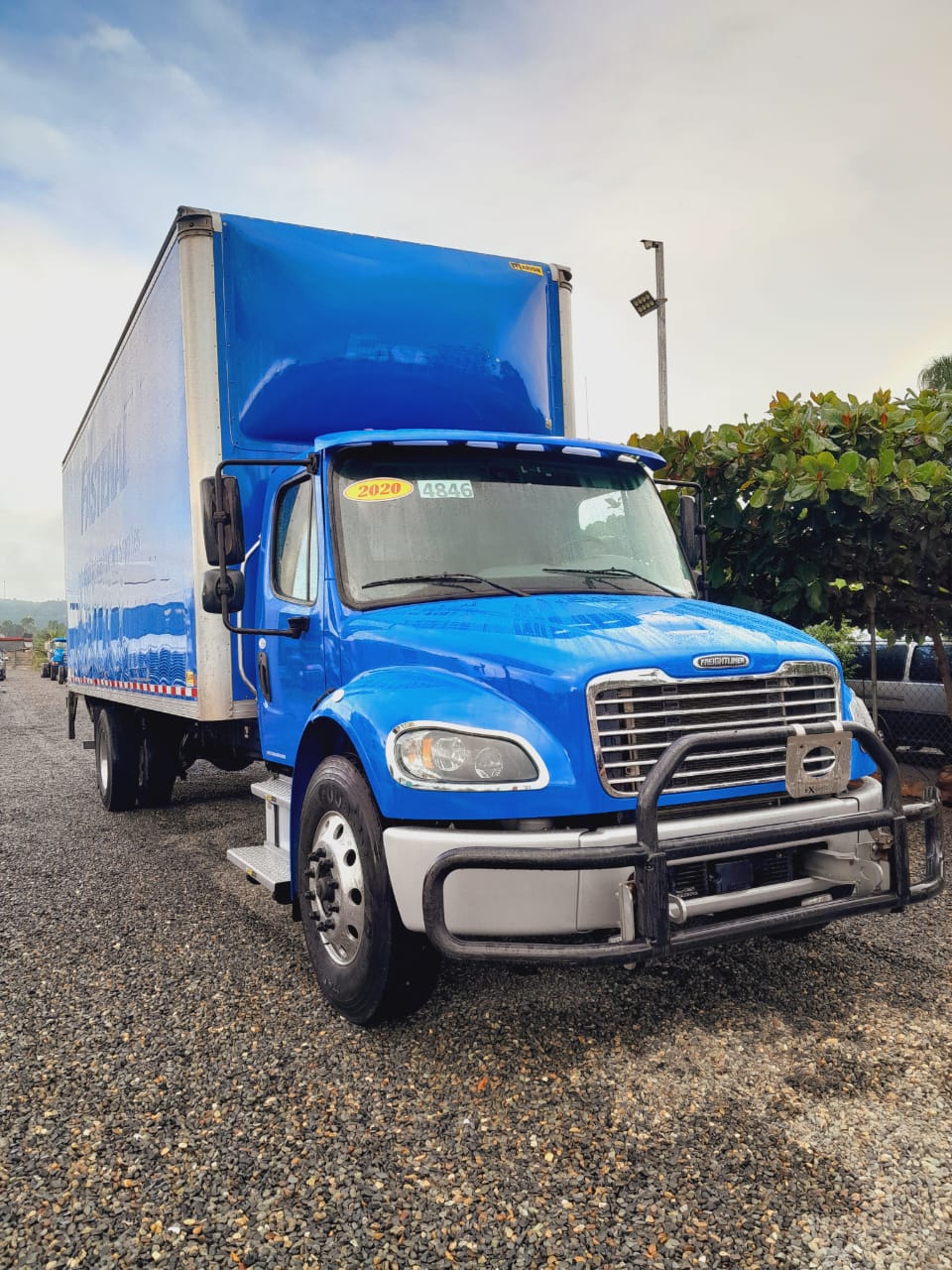 camiones y vehiculos pesados - Freightliner M2 106 2020 