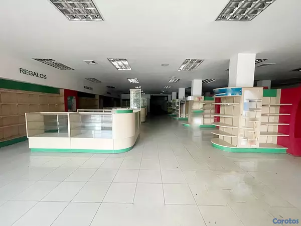 oficinas y locales comerciales - Local en alquiler en Gazcue  4