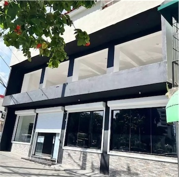 oficinas y locales comerciales - Local de dos niveles en La Julia 1