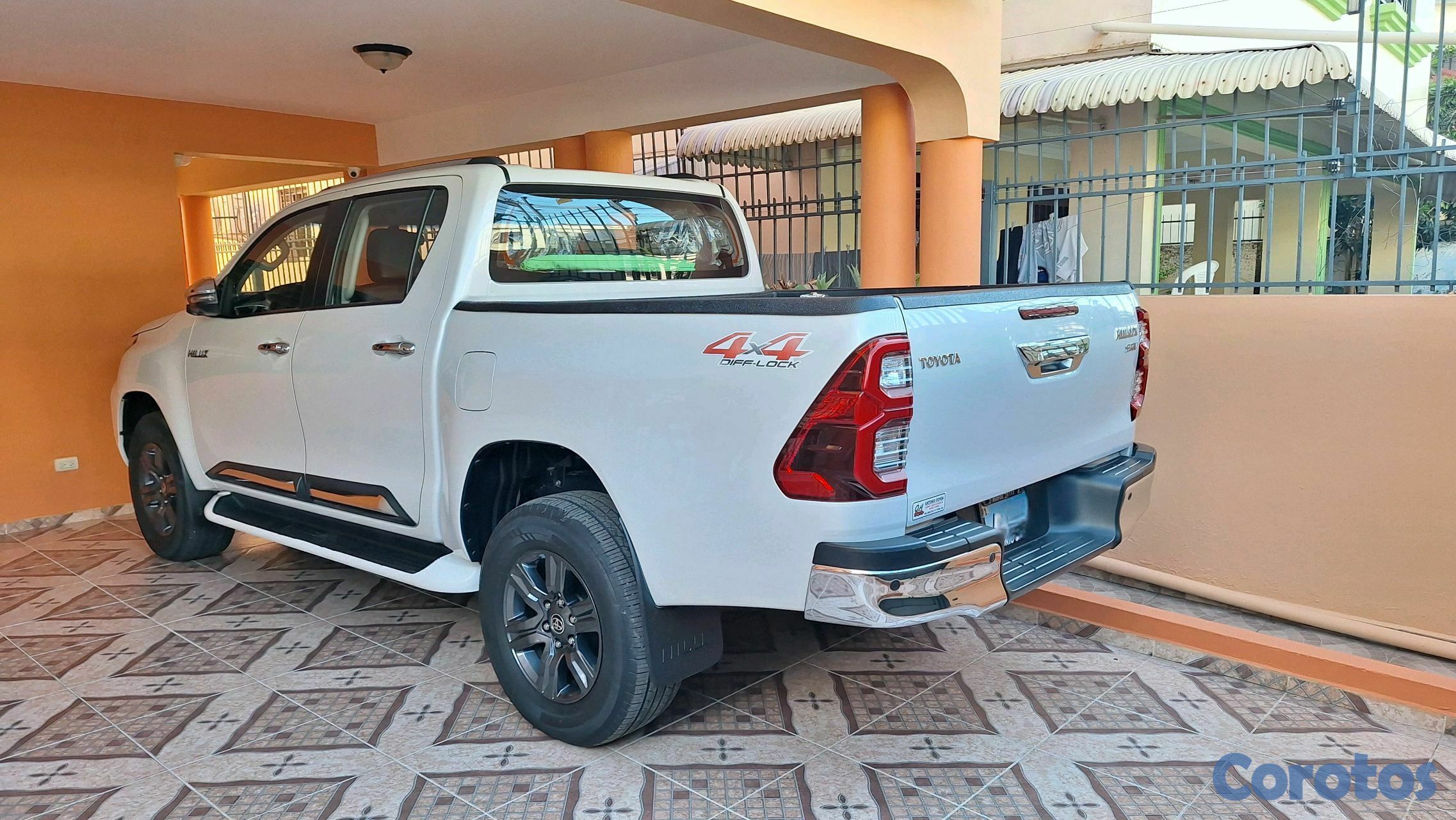 jeepetas y camionetas - Toyota hilux 2024 3