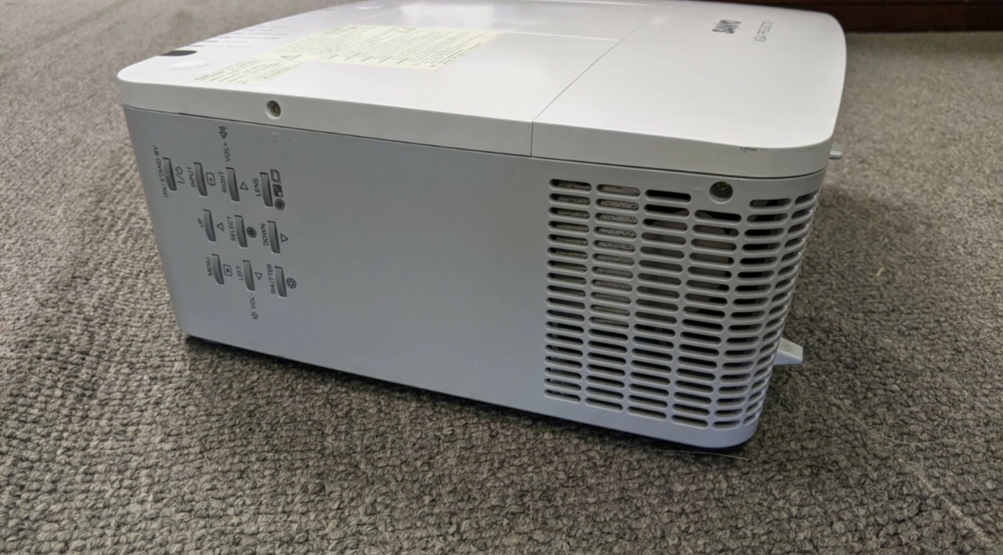 otros electronicos - PROJECTOR SANYO XGA 2