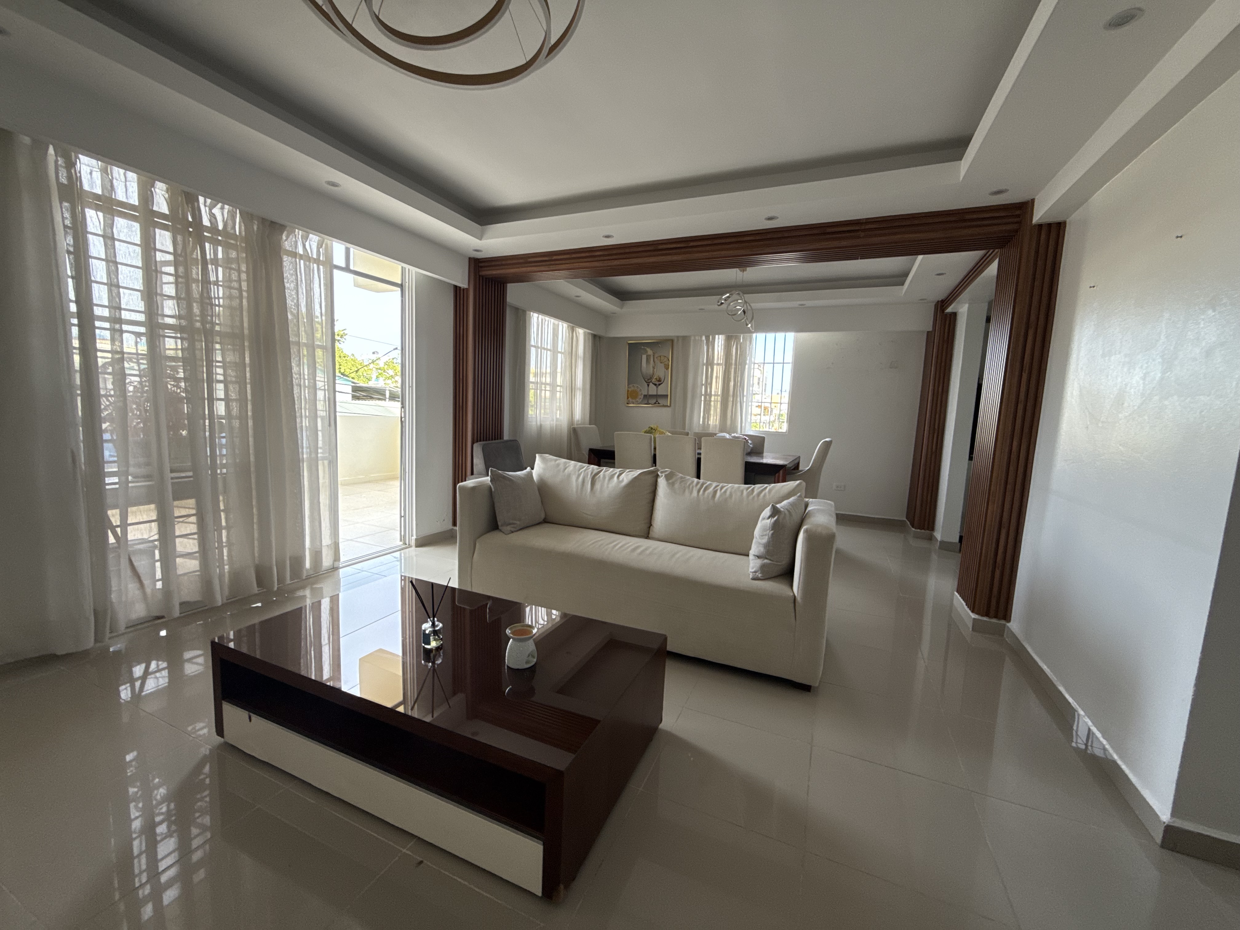apartamentos - Se vende amplio y acogedor apartamento en Urbaniza 10
