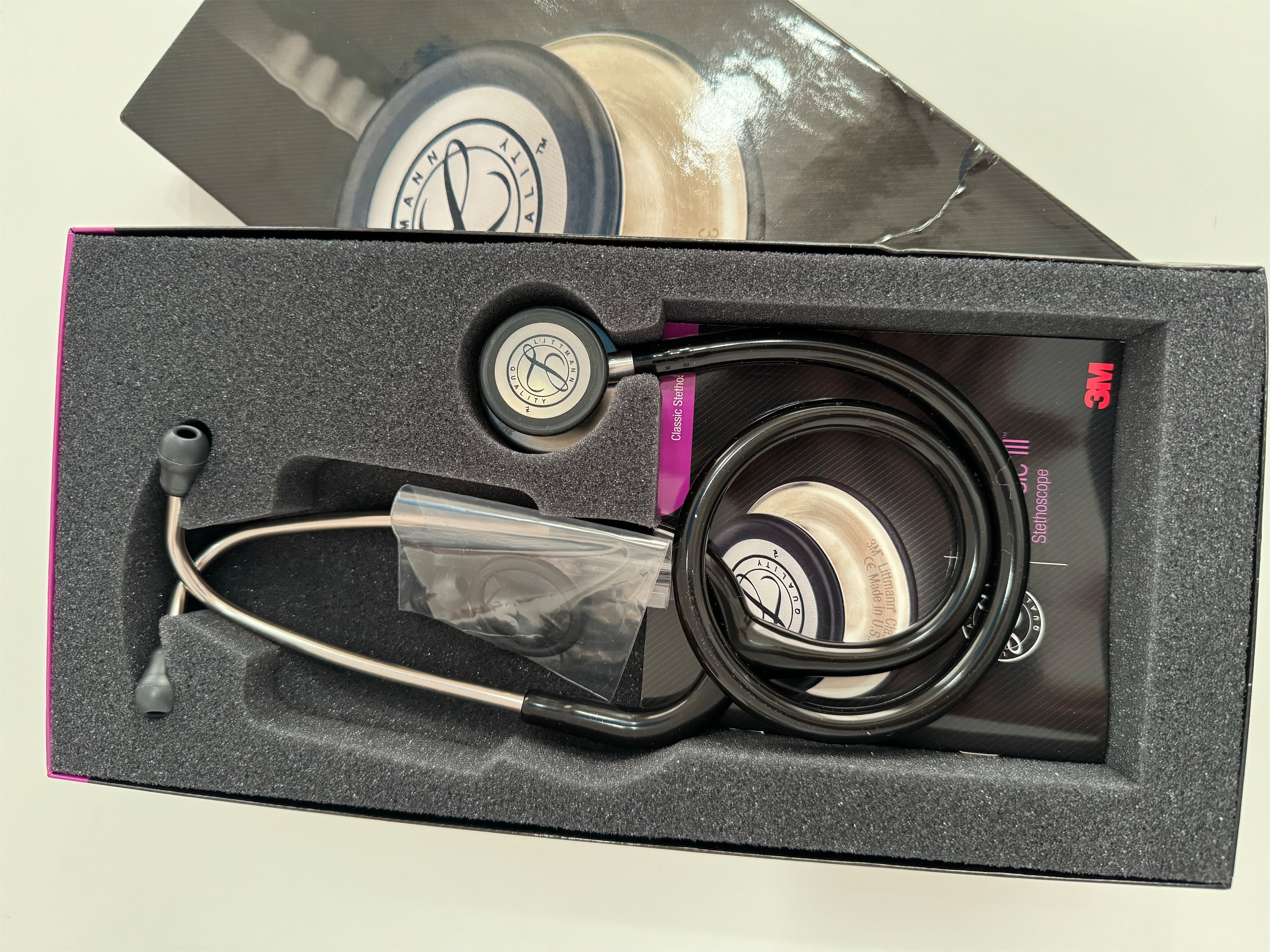 equipos profesionales - Estetoscopio de control, tubo color negro, 3M Littmann Classic III - 5620