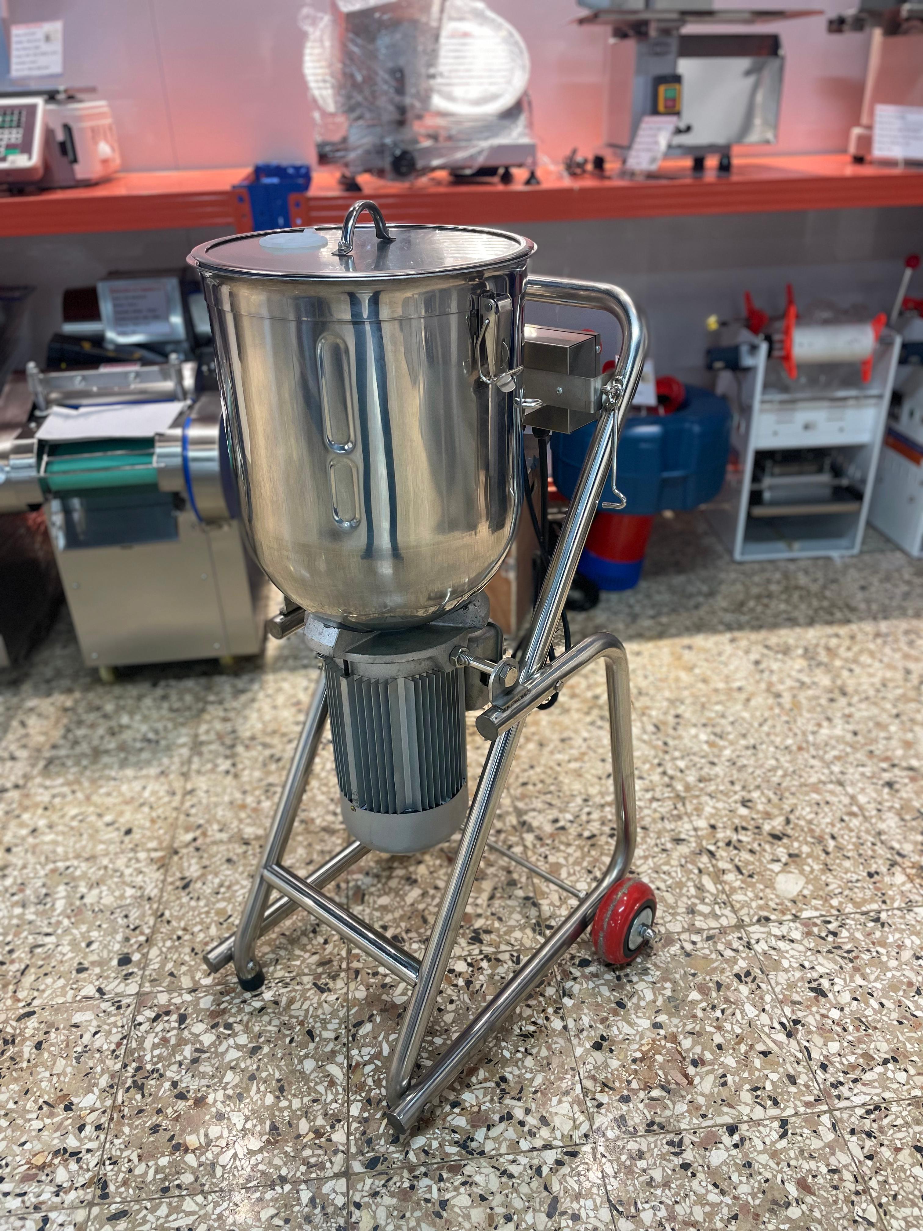 equipos profesionales - Licuadora trituradora para cocina industrial 6