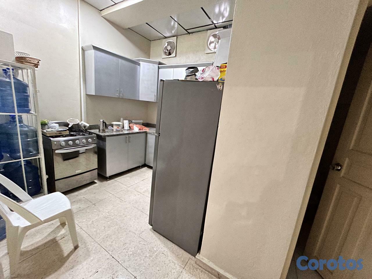 oficinas y locales comerciales - Oportunidad de Alquiler! Local en la Rómulo 127 m² 8