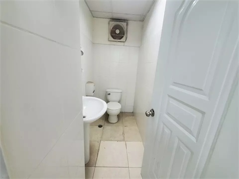 oficinas y locales comerciales - Local en primer nivel 258 m  3