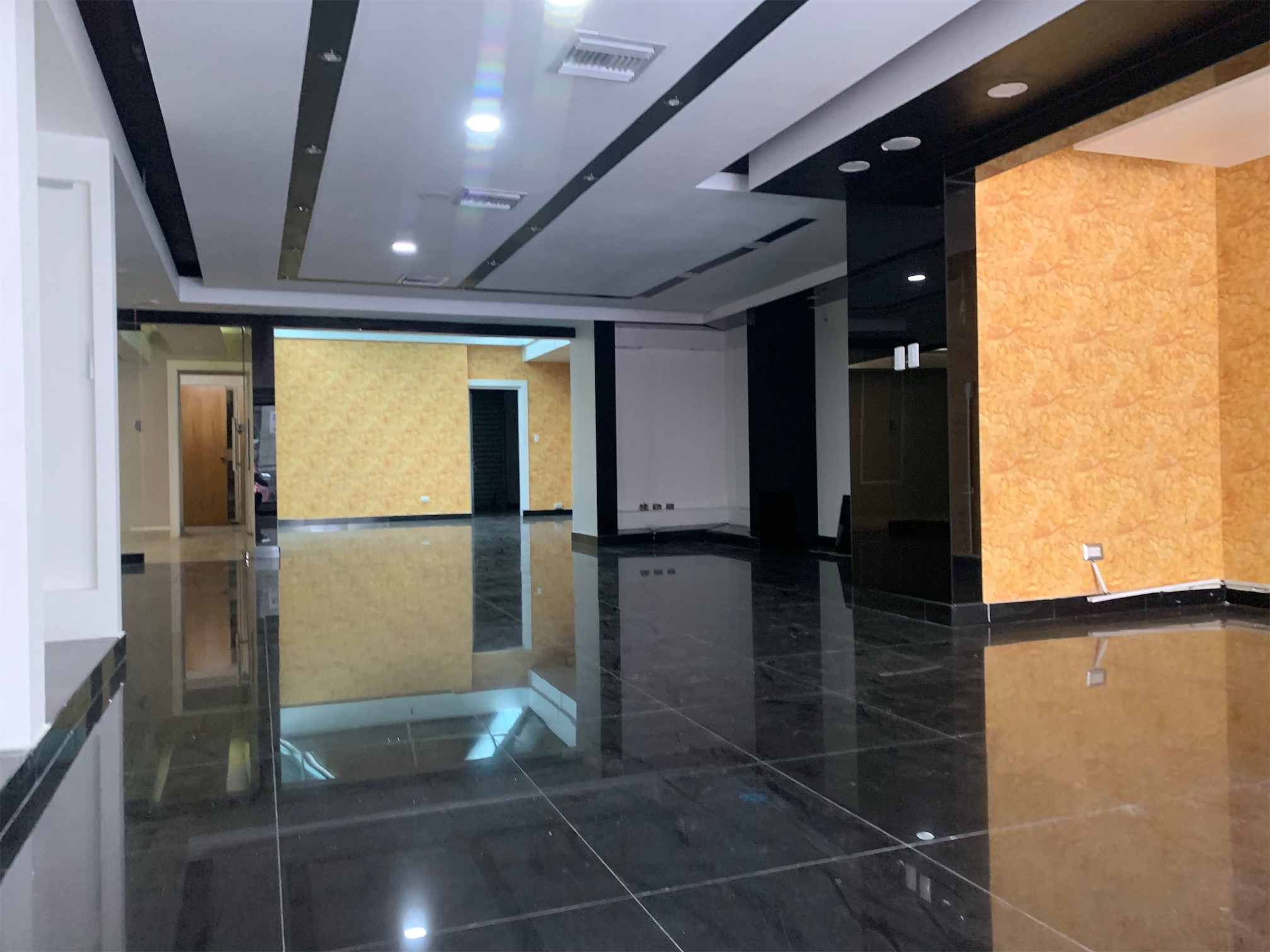 oficinas y locales comerciales - De oportunidad local en Piantini  154m 3