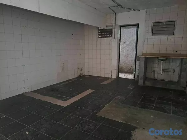 oficinas y locales comerciales - 🔵Alquilo Local 200 mts 1er piso en Julieta 3