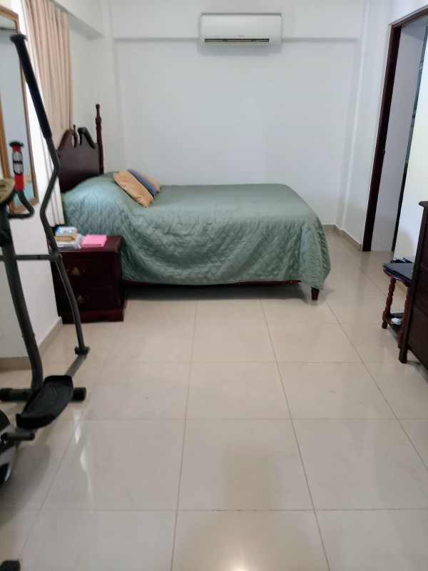apartamentos - Vendo Apartamento en el Residencial Los Senderos, detrás de Carrefour.
3er.piso
 5