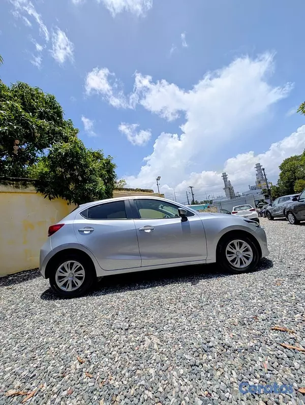carros - Mazda Demio 2020 5