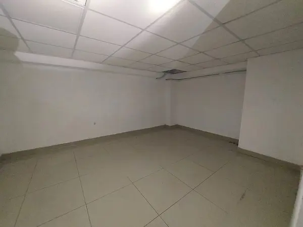 oficinas y locales comerciales - Alquilo Local  1,400 mts 27 febrero  proximo a la privada
 6