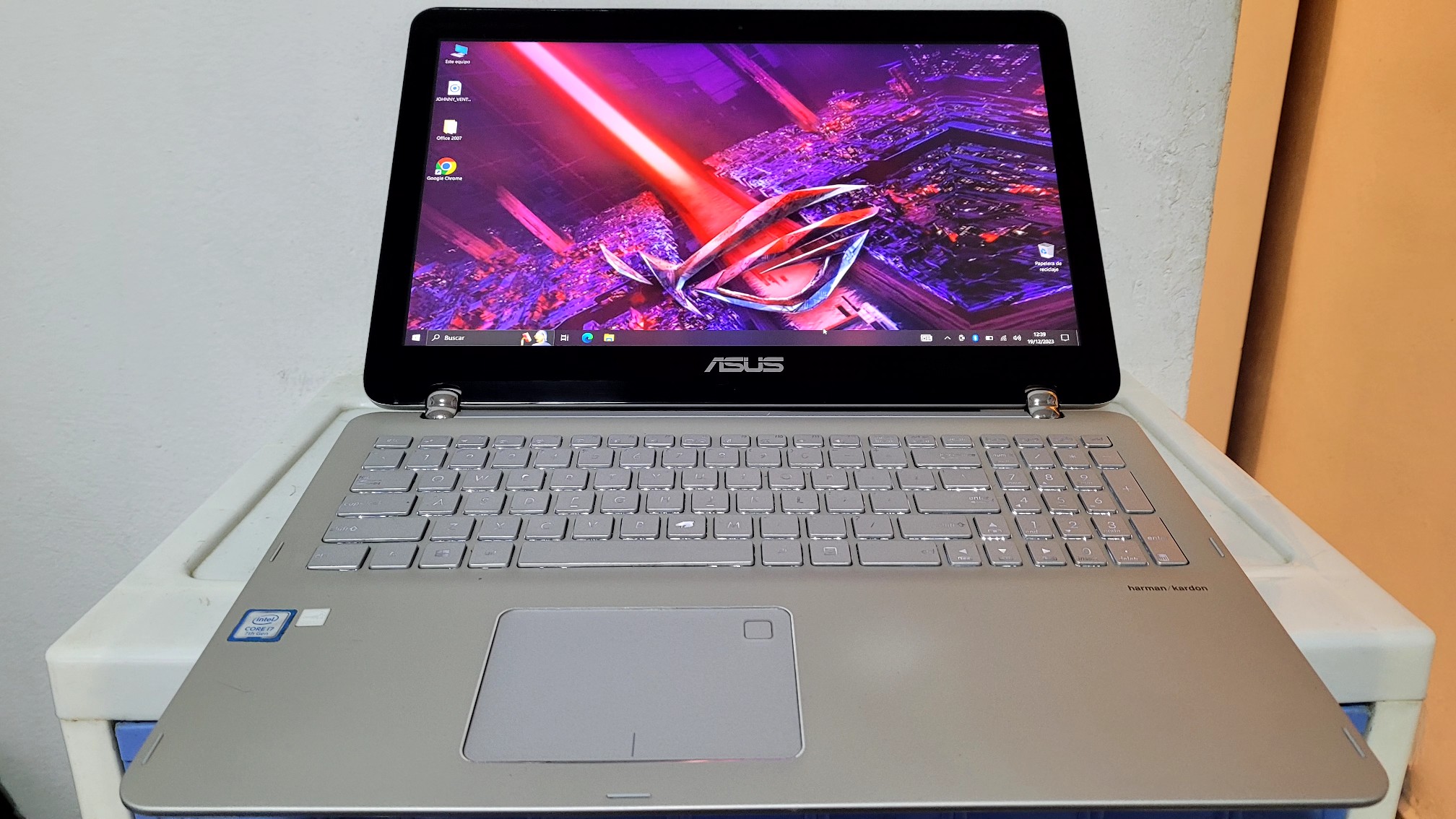 computadoras y laptops - Asus Touch 17 Pulg Core i7 7ma Gen Ram 16gb ddr4 Disco m2 512gb Full