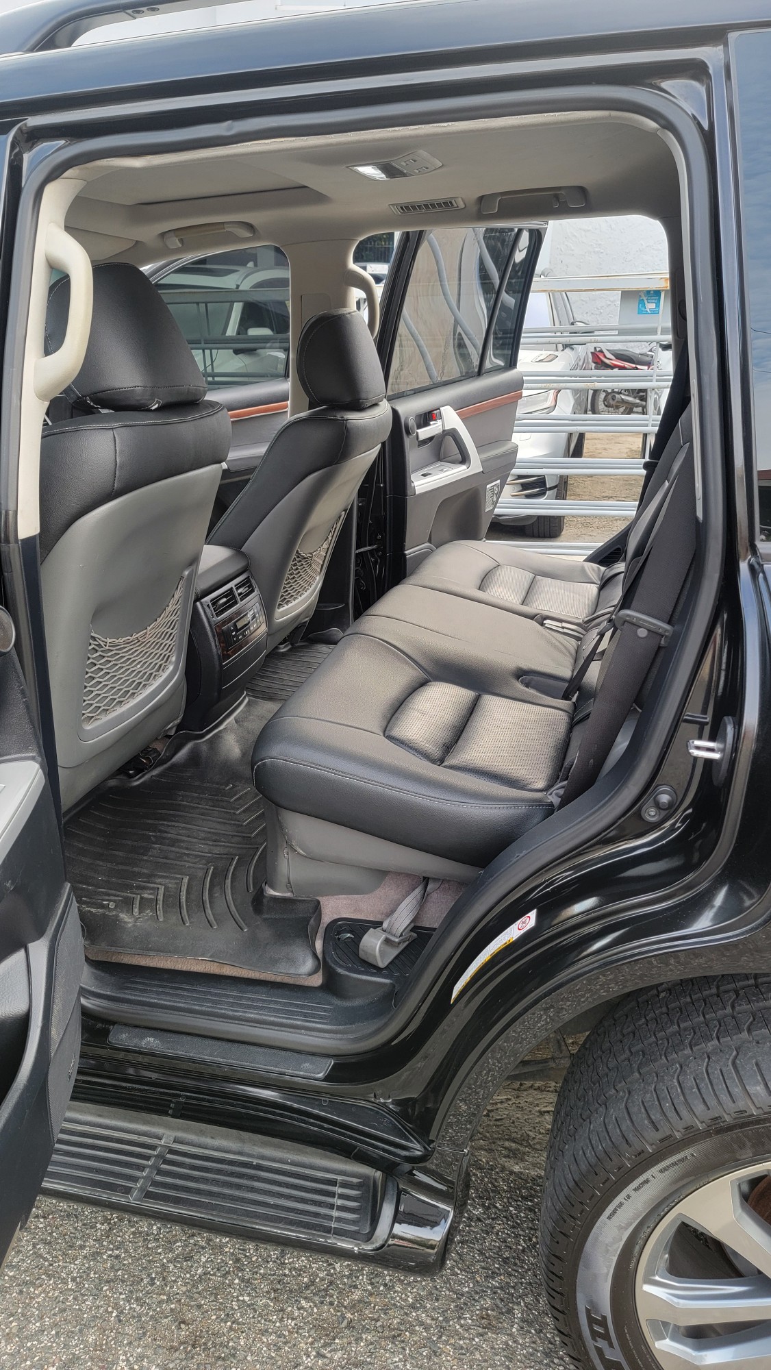 jeepetas y camionetas - LAND CRUISER VX-R 2010 5