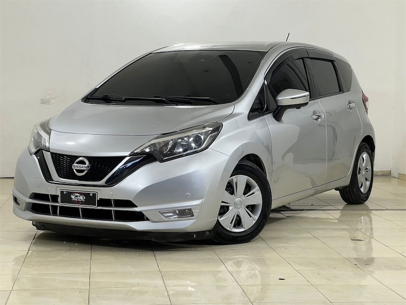 carros - NISSAN NOTE AÑO 2018 FULL 2