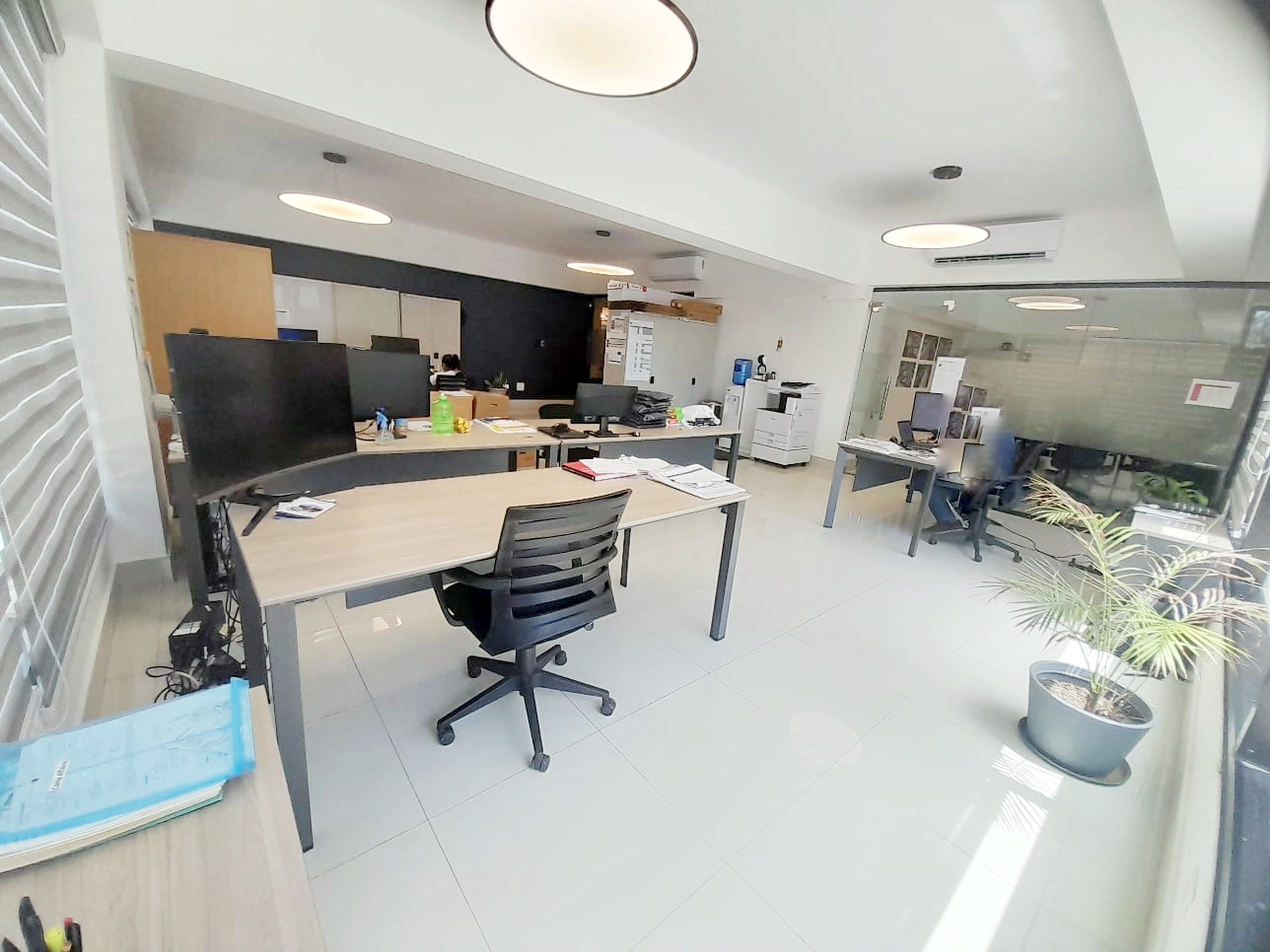oficinas y locales comerciales - Local comercial y corporativo 4