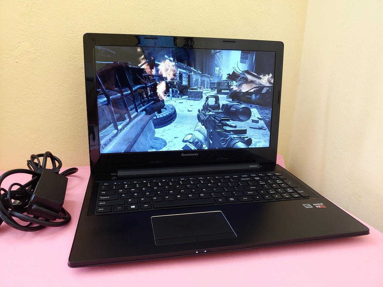 computadoras y laptops - laptop Lenovo Z50 AMD FX-7500 1Tb 8GB 1GB grafica Radeon R7  COMO NUEVA