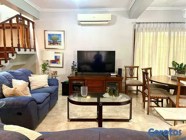 casas - Se vende amplia casa ubicada en la Castellana 5