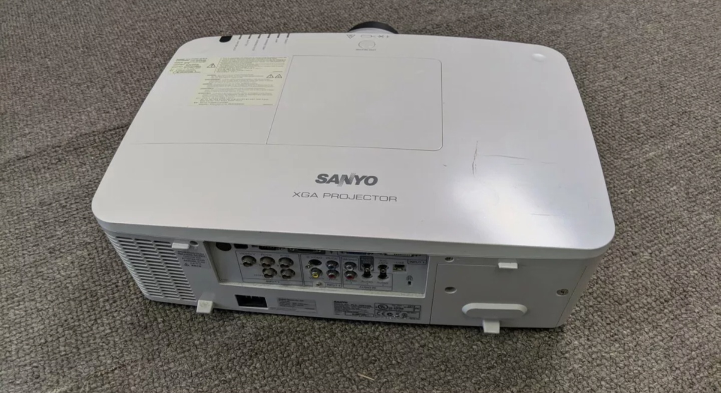 otros electronicos - PROJECTOR SANYO XGA 3