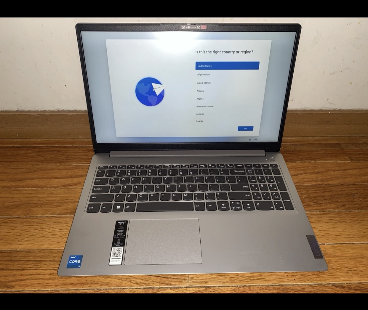 computadoras y laptops - Lenovo Flex 5; Intel i3 12th Gen.  *Touchscreen