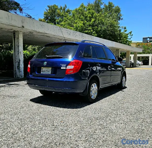 carros - SKODA FABIA 2009 3