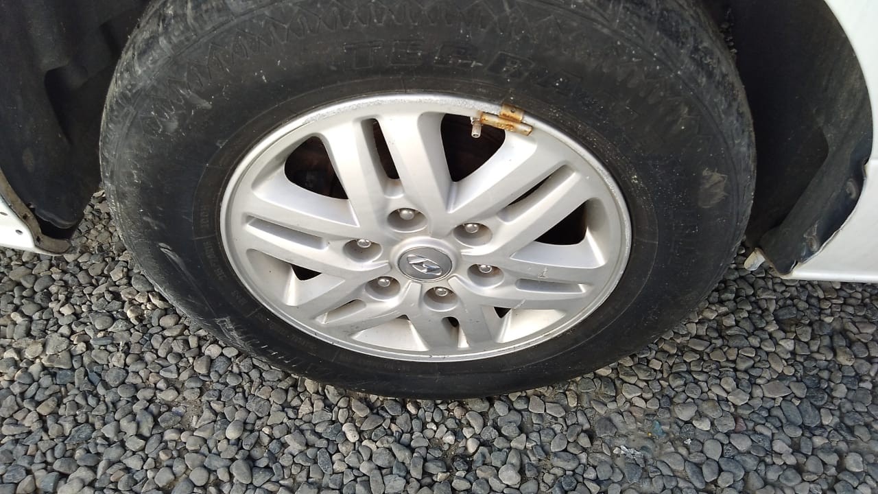 jeepetas y camionetas - HYUNDAI  STAREX 2017 BLANCADESDE: RD$ 1,250.100.00 7